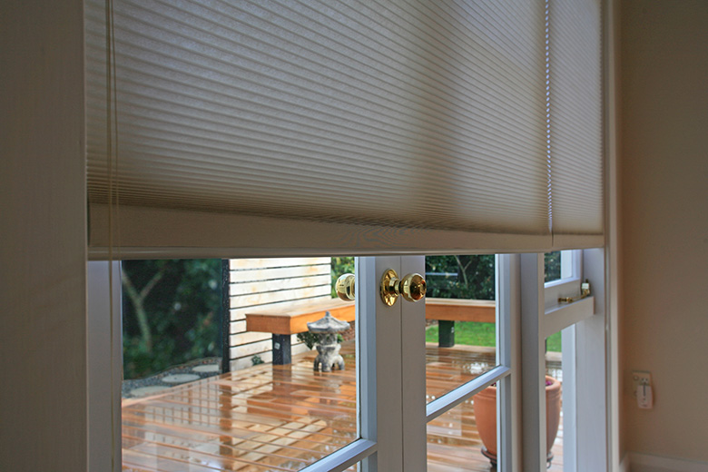 Honeycomb pleated blind